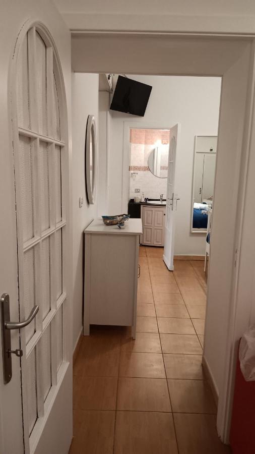 Dimora Danicla Apartment Наполи Екстериор снимка